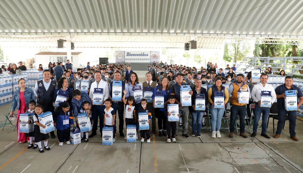 Este ciclo escolar se entregarán más de 13 mil kits  a estudiantes en San Andrés Cholula