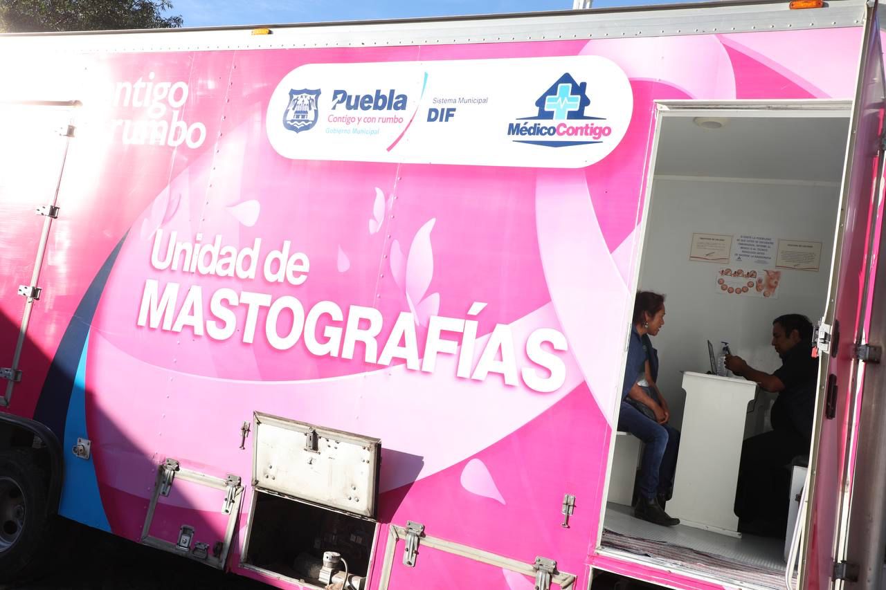 Ayuntamiento de Puebla lleva unidades preventivas de salud a colonias.