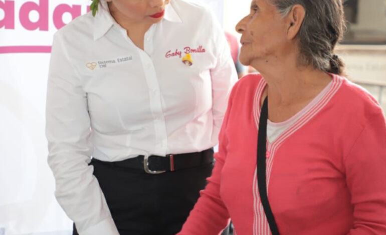 La presidenta honoraria del Patronato, Gaby Bonilla encabezó la jornada de atención prioritaria a personas con alguna discapacidad de la región
