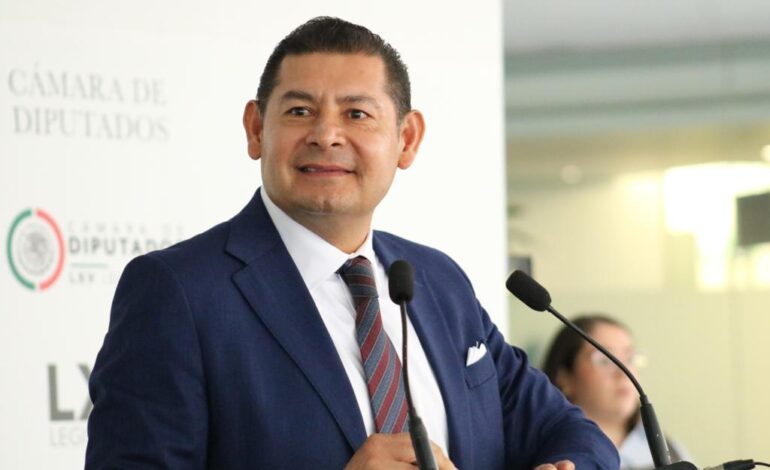 Alejandro Armenta Mier asegura que está listo  para competir por la gubernatura de Puebla