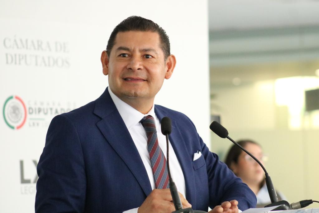 Alejandro Armenta Mier asegura que está listo  para competir por la gubernatura de Puebla