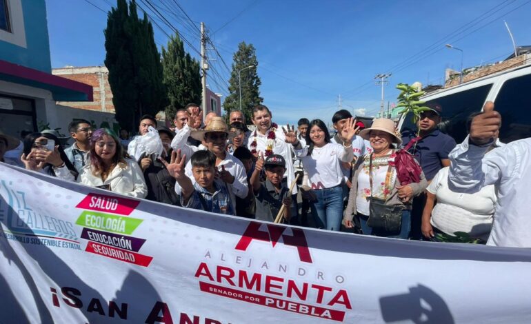 El legislador poblano visitó los tianguis de San Andrés Cholula, Tochimilco y Huaquechula, donde saludó a cerca de 4 mil poblanas y poblanos.