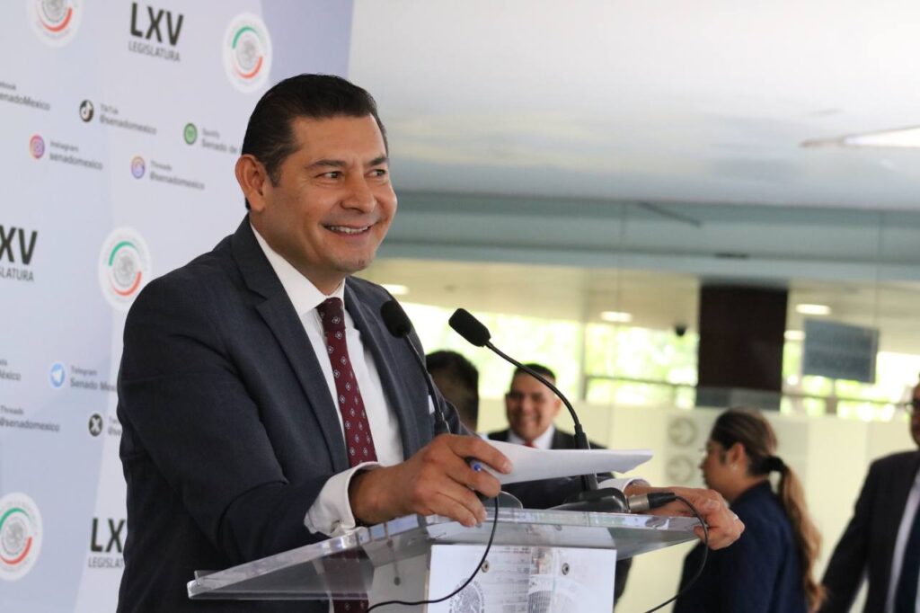Lo que hace el Presidente es mantener una política económica y financiera austera, equilibrada y racional, sostiene el legislador