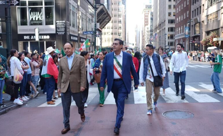 Sergio Salomón en gira por NY fortalece lazos con migrantes poblanos.