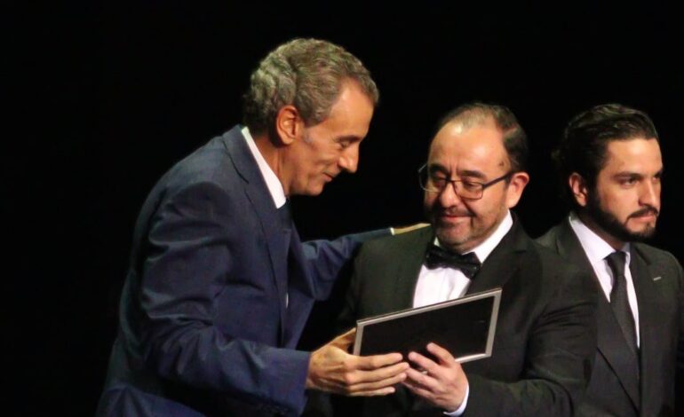 Empresarios entregan reconocimiento a Pepe Chedraui Alam por su aportación a Puebla