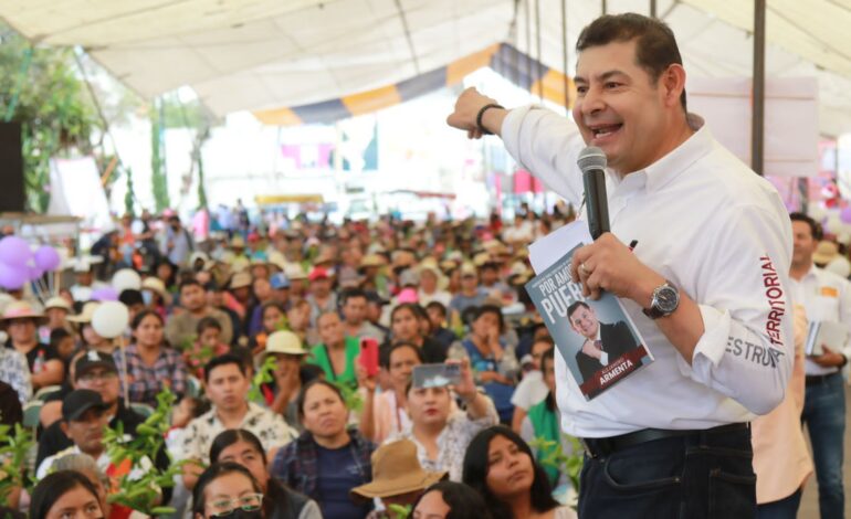 En Palmar de Bravo Armenta resalta su Amor por Puebla y el humanismo de la 4T