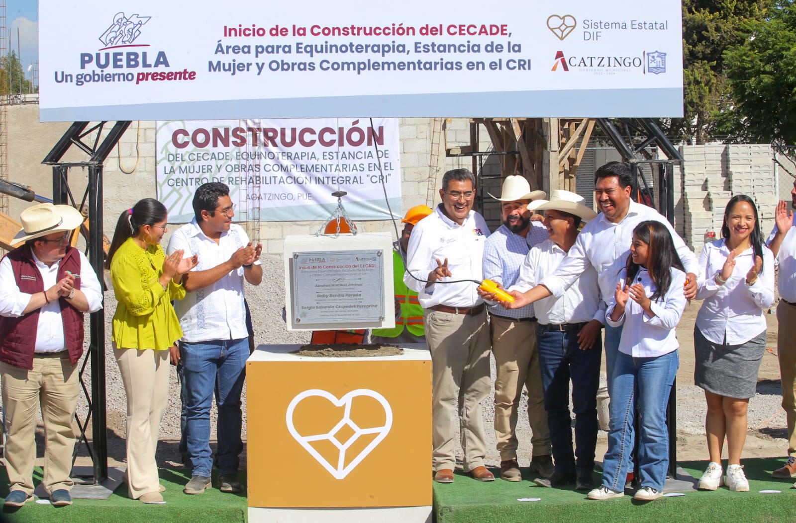 Acatzingo tendrá su CECADE, equinoterapia y estancia de la mujer