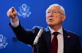 Ken Salazar, embajador de Estados Unidos en México, aseguró que Estados Unidos respeta la política interna de México, por lo que su relación seguirá estrecha hasta 2030, ‘gane quien gane’.
