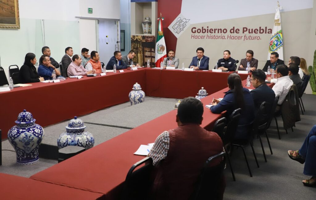 Las secretarías de Gobernación y Seguridad Pública sostuvieron reunión con ediles de la zona metropolitana y con sectores empresarial y restaurantero.
