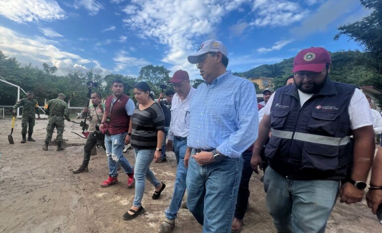 Acude Sergio Salomón a Venustiano Carranza para verificar daños por inundaciones