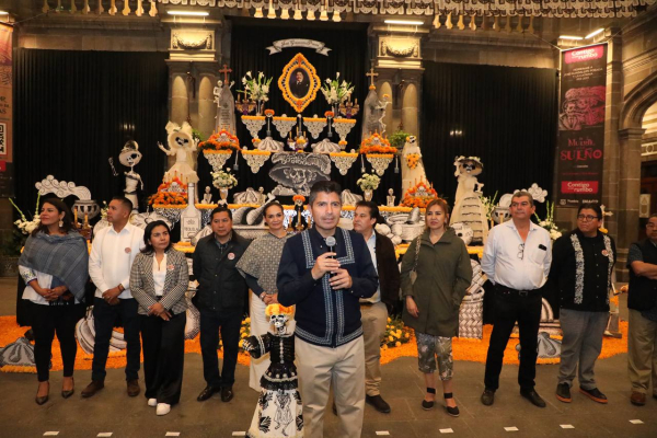 Inauguran majestuoso corredor metropolitano de ofrendas por el Día de Muertos