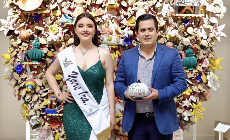 Yare, reina de la Feria Nacional del Árbol y la Esfera de Chignahuapan