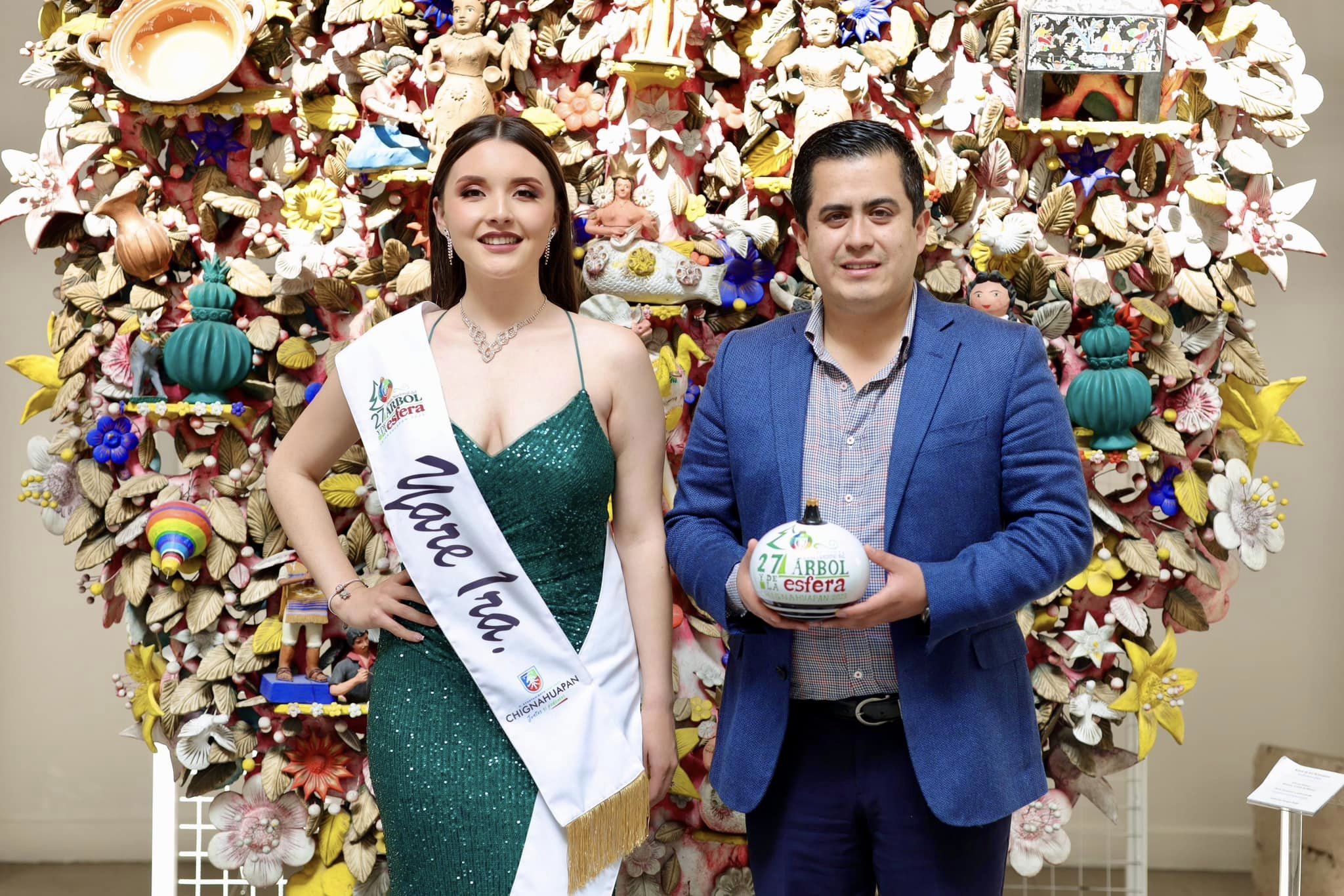 Yare, reina de la Feria Nacional del Árbol y la Esfera de Chignahuapan
