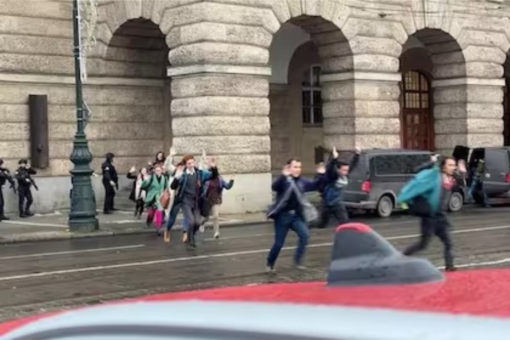 Tiroteo en universidad de Praga: Agresor contaba con munición para matanza aún mayor