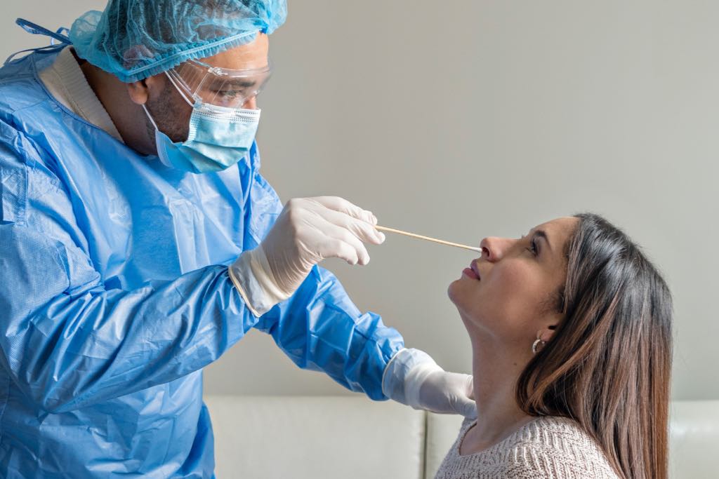 Variante ‘Pirola’ de COVID no representa peligro de enfermedad grave, aclara Salud