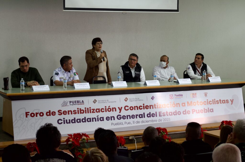 Dirigido a los 217 municipios, la dependencia realizó el primer “Foro de Sensibilización y Concientización a Motociclistas y Ciudadanía en General del estado de Puebla”