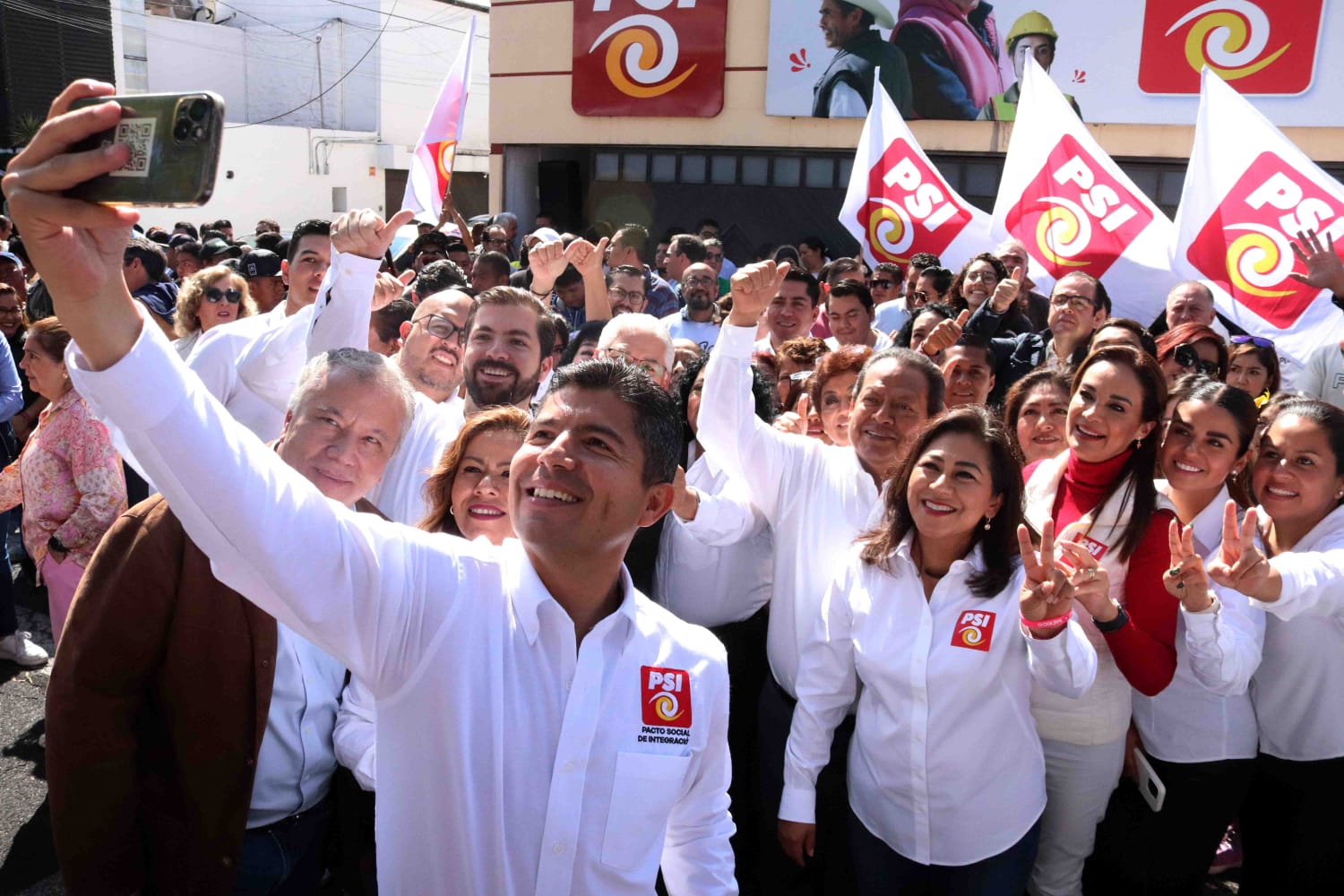 Eduardo Rivera ya es precandidato a la gubernatura por el PSI y PRD