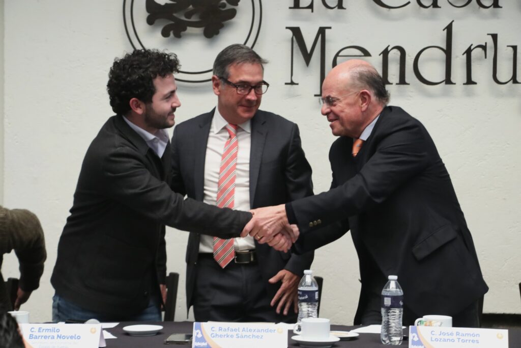 Empresarios y autoridades encabezaron la firma protocolaria del sector turístico en el estado de Puebla