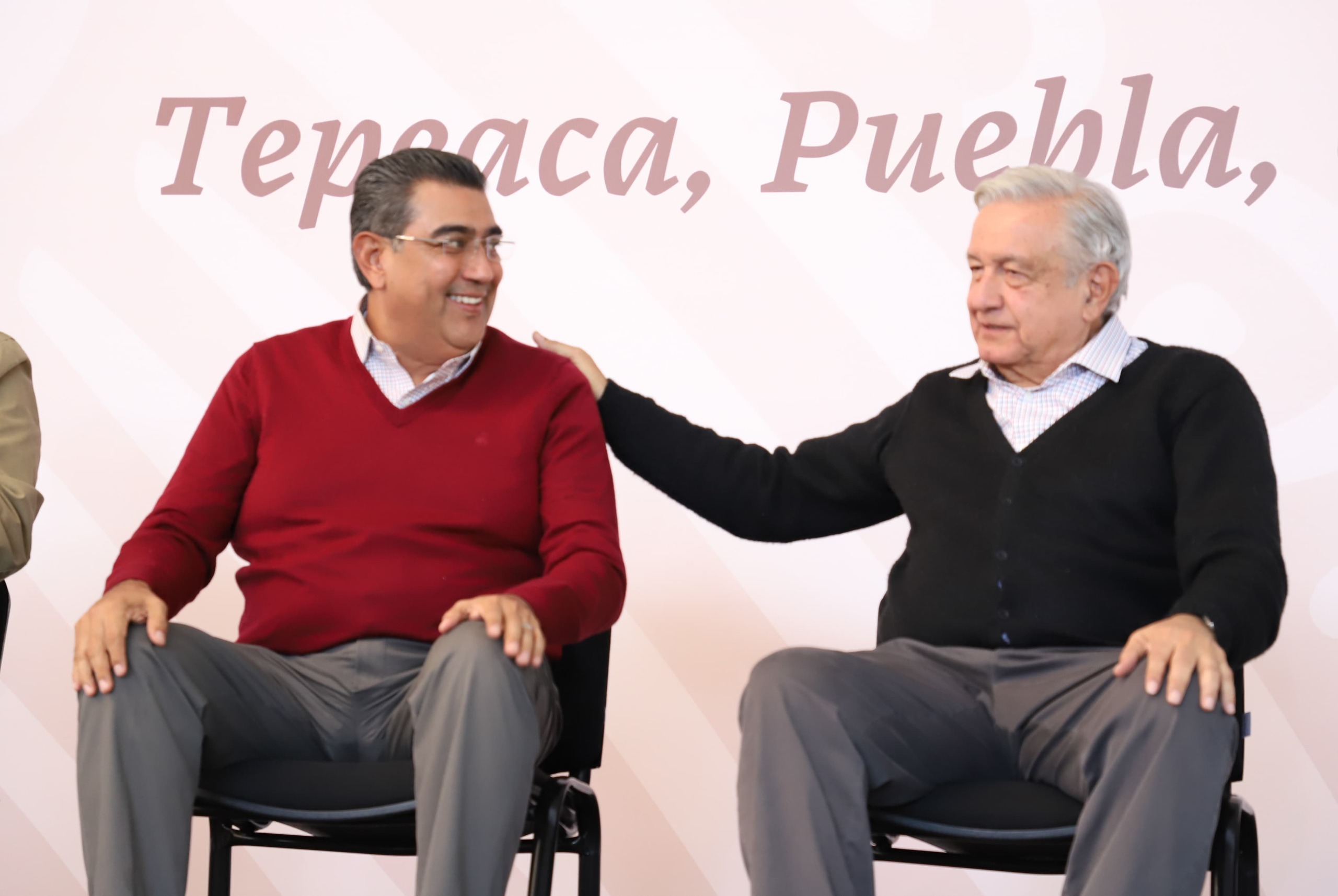 «Sergio es un buen gobernador y es mi amigo»: AMLO al visitar Tepeaca