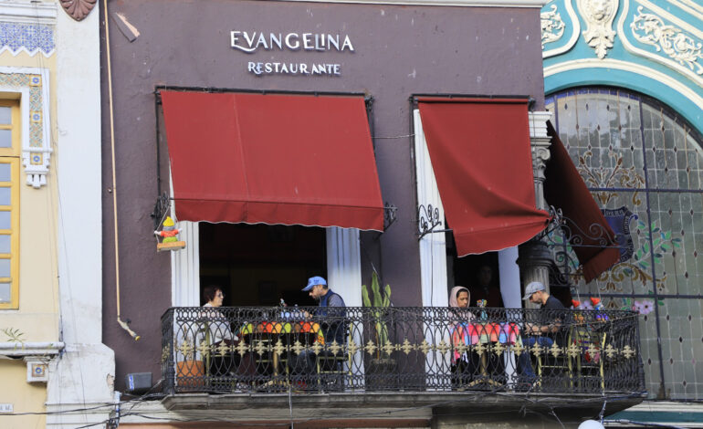 Repunta empleo en restaurantes y hoteles de Puebla