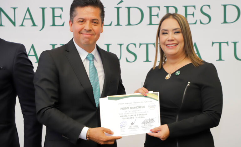 Martha Ornelas recibió el premio como “Mejor Secretaria de Turismo” 