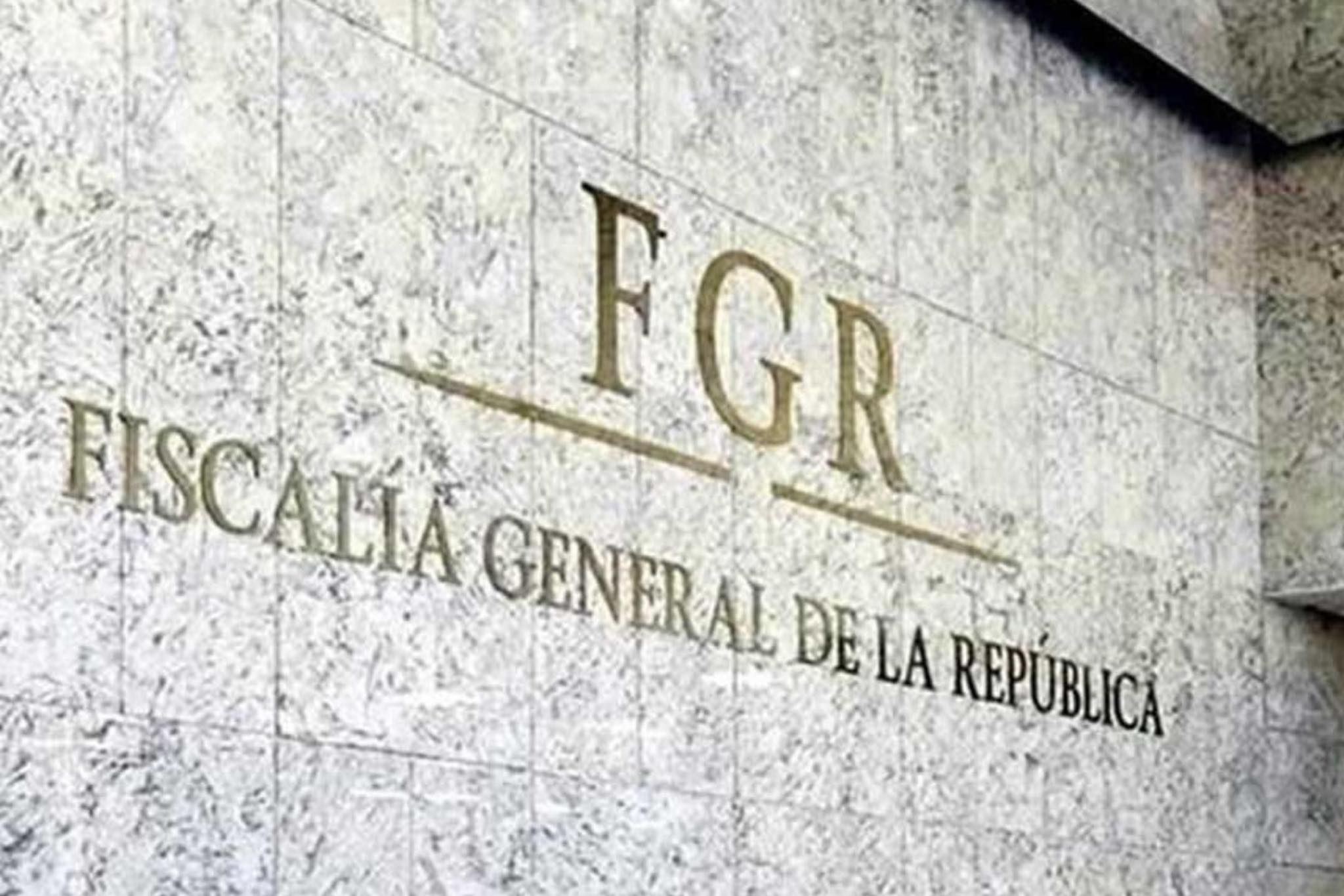 FGR reprueba controles de confianza y conducta de sus funcionarios
