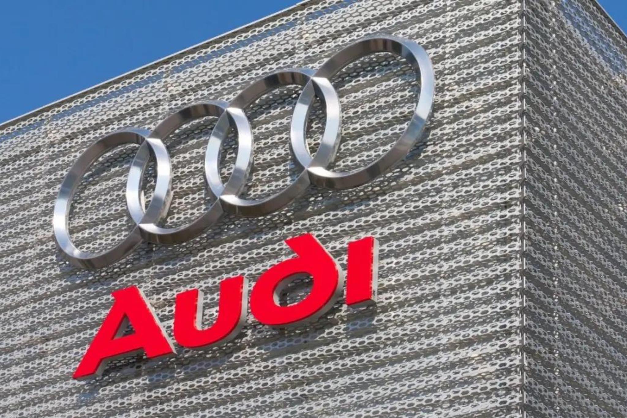 Tras acuerdo salarial del 10.2% levantan la huelga en Audi, obreros regresan este martes