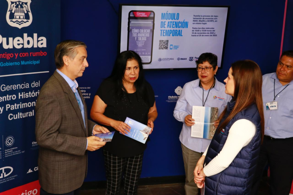 Ayuntamiento de Puebla e INAH regularán anuncios y toldos en el Centro Histórico