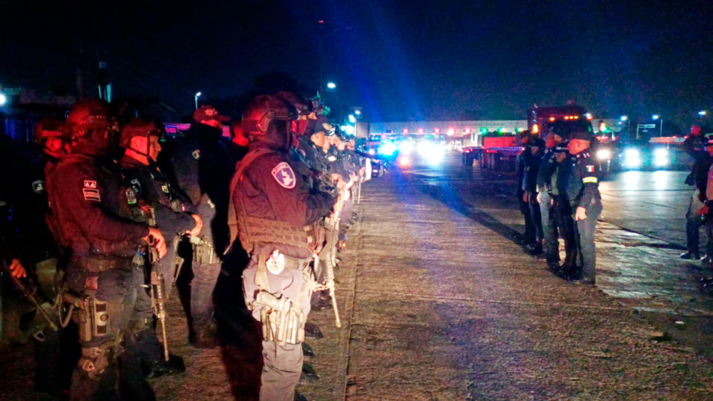 La Secretaría de Seguridad Pública de Puebla y la Policía del Estado México, efectuaron recorridos sobre la autopista México-Puebla.