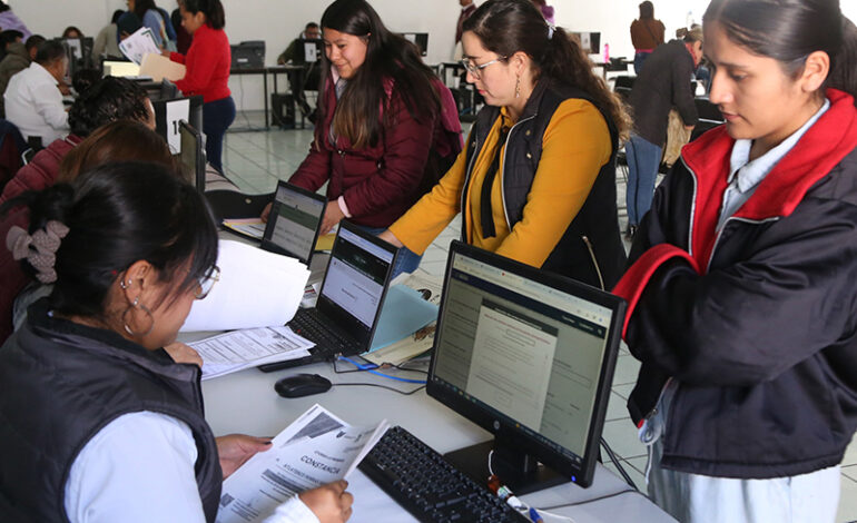 Más de 14 mil docentes buscan integrarse al sistema educativo estatal por primera vez