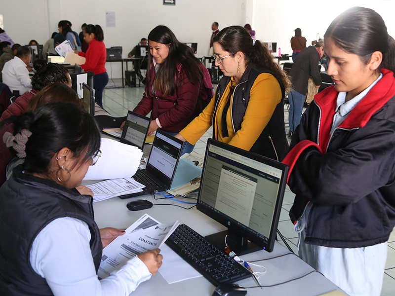 Más de 14 mil docentes buscan integrarse al sistema educativo estatal por primera vez