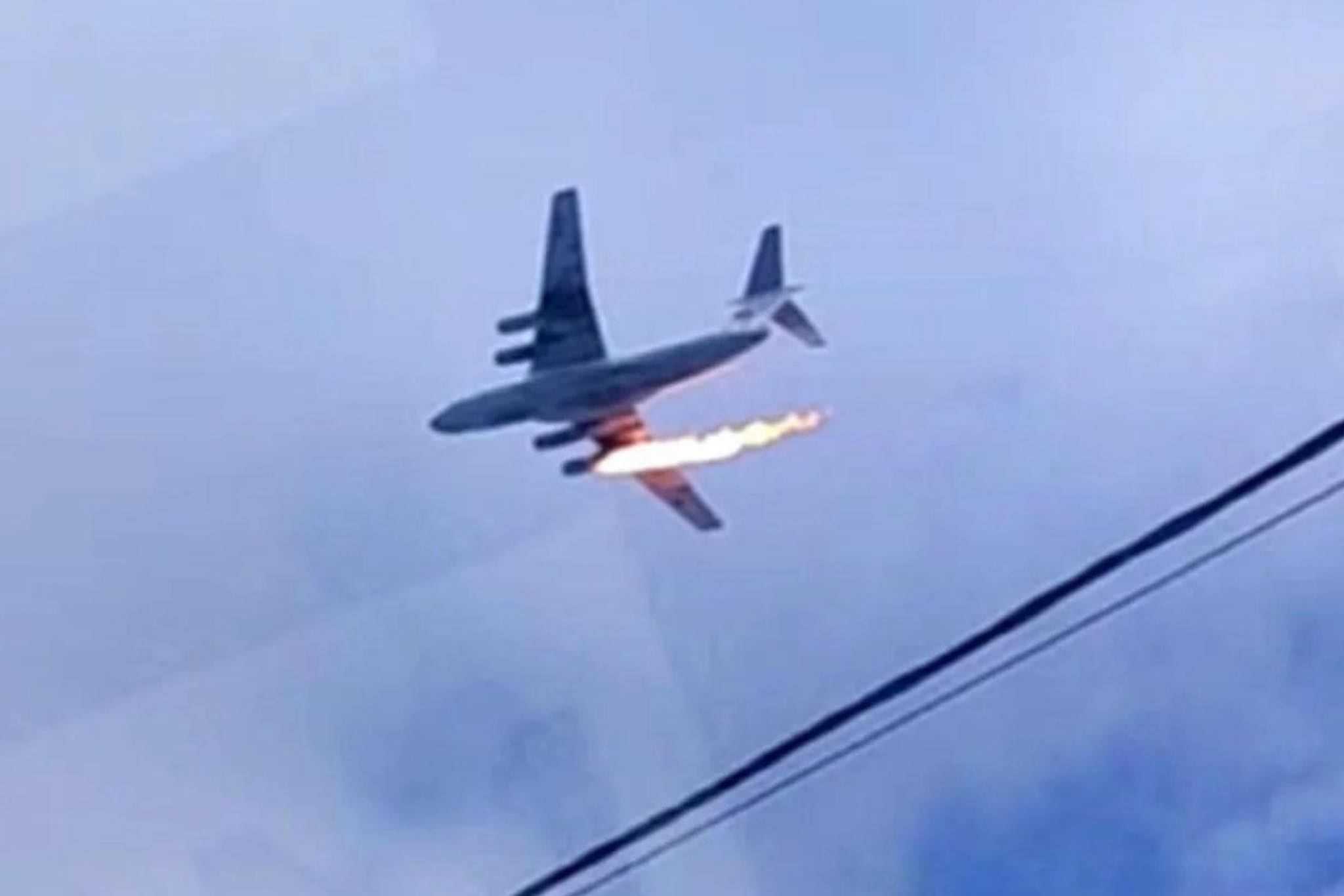 Avión militar ruso se estrella con 15 personas a bordo