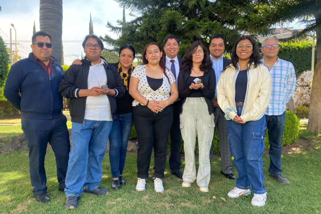 El equipo detrás de Temolote se propuso no sólo revitalizar la economía local a través de su trabajo y el aprovechamiento de herramientas digitales, también preservar la identidad única de su comunidad: por ello, 11 artesanos de San Salvador el Seco presentarán sus creaciones en el Museo de la Memoria Universitaria a partir del 20 de marzo, en la exposición llamada “Chiltepín”.


