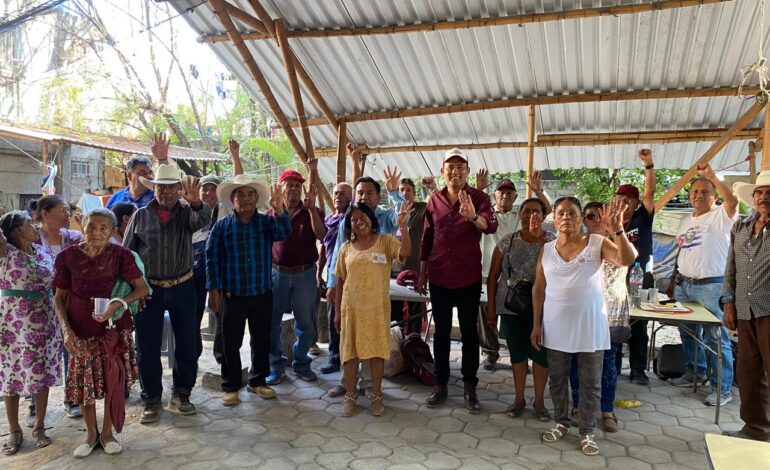 Lalo Castillo se compromete con el Consejo del Pueblo Izucarense a mantener labor de gestor