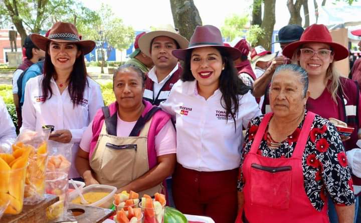 Encabeza Tonantzin Fernández primera mega caminata en favor de la 4T en San Pedro Cholula