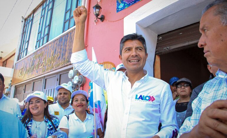 En Chignahuapan Eduardo Rivera ofrece programas para las mujeres y el campo