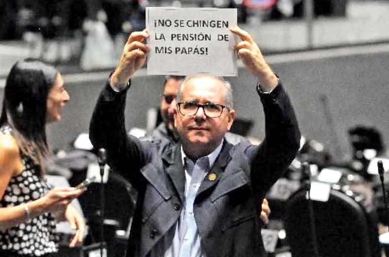 Con el voto de la oposición en contra, Morena y sus aliados aprobaron la reforma que permitirá tomar recursos de afores no reclamados por mayores de 70 años