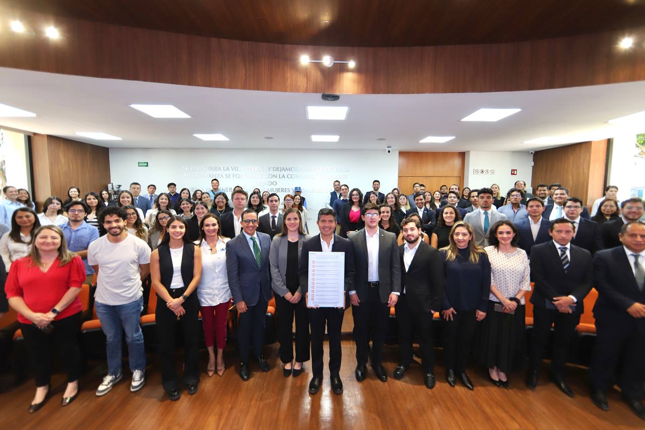 Lalo Rivera en universidad Anáhuac invitó a estudiantes a luchar por sus sueños
