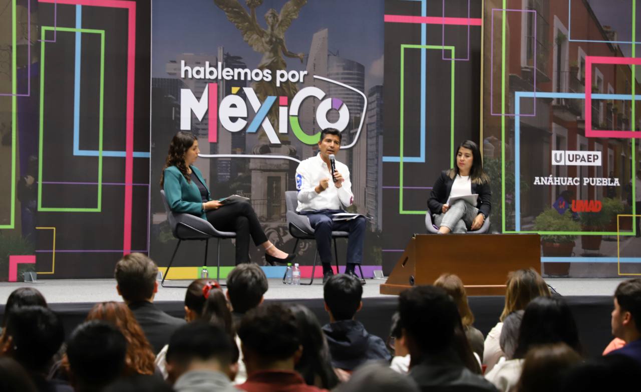 Presenta Lalo Rivera sus propuestas en el Foro «Hablemos por México» en la UPAEP