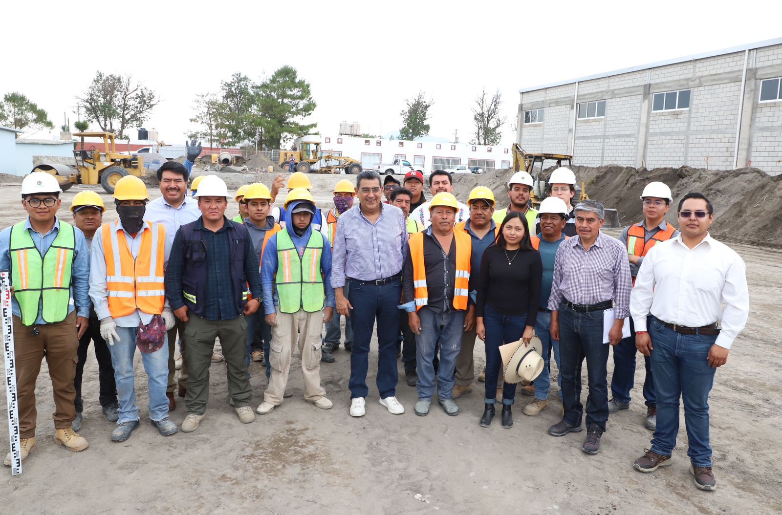 Avanza la edificación del Unidad Deportiva en Juan Atenco