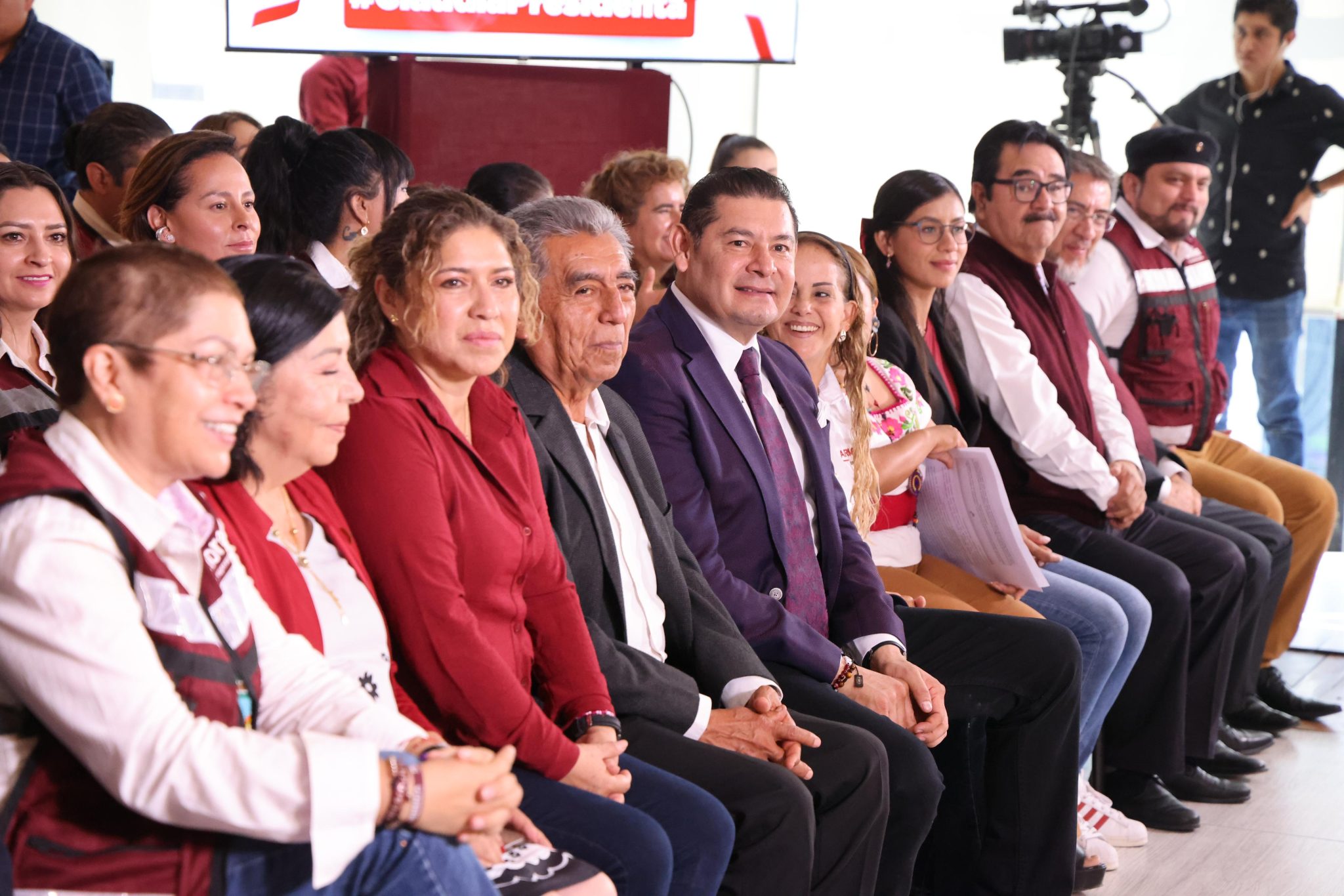 Reforzar la presencia de Puebla en el extranjero para beneficio de los poblanos: Armenta