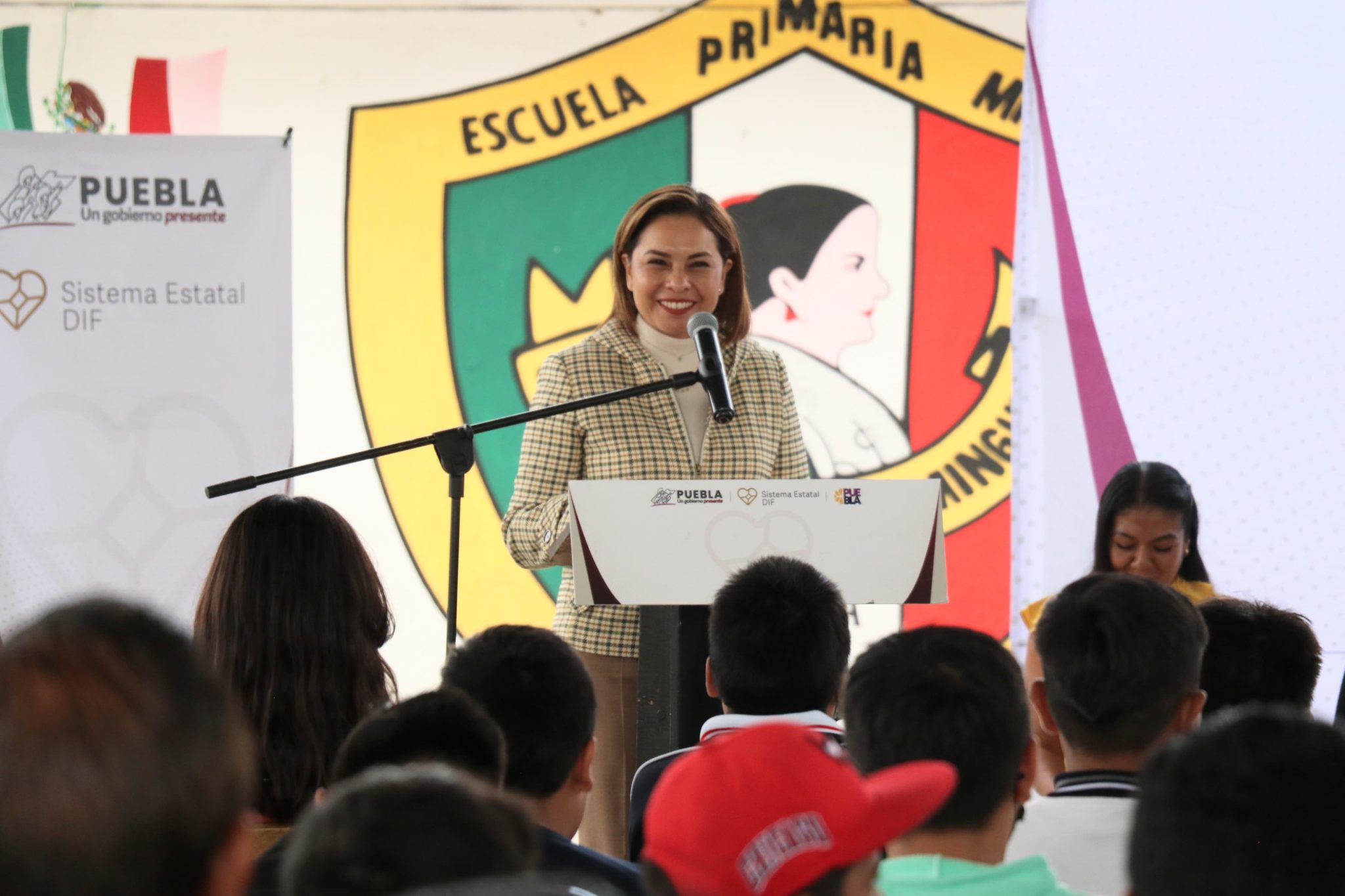 Fortalece SEDIF cuatro desayunadores escolares en Puebla capital