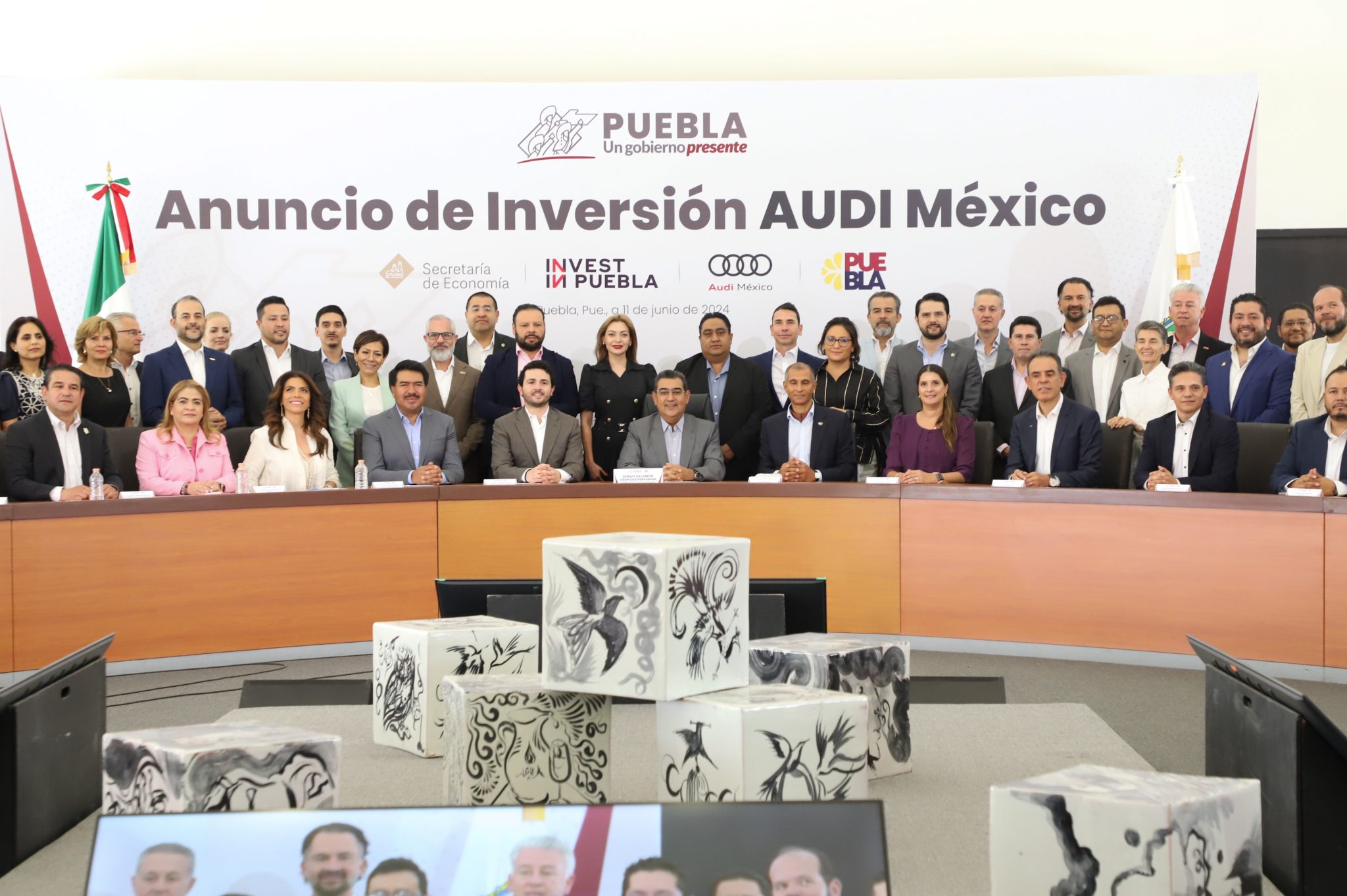 Anuncian Gobierno de Puebla y Audi inversión por más de mil millones de euros en electromovilidad