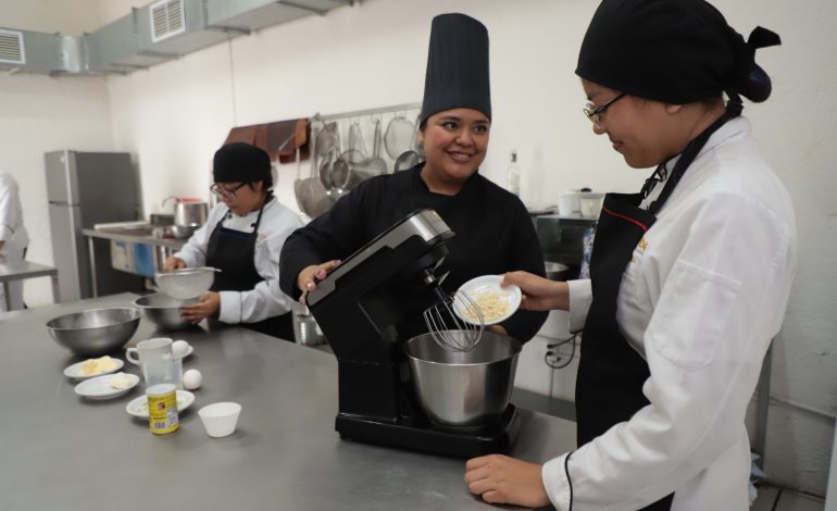 Ofrece SEDIF oferta educativa en Gastronomía, Diseño de Modas y Estilismo