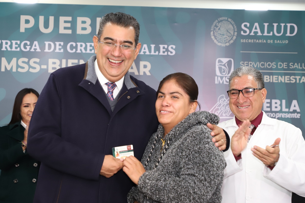 Inicia Sergio Salomón entrega de credenciales del programa IMSS BIENESTAR