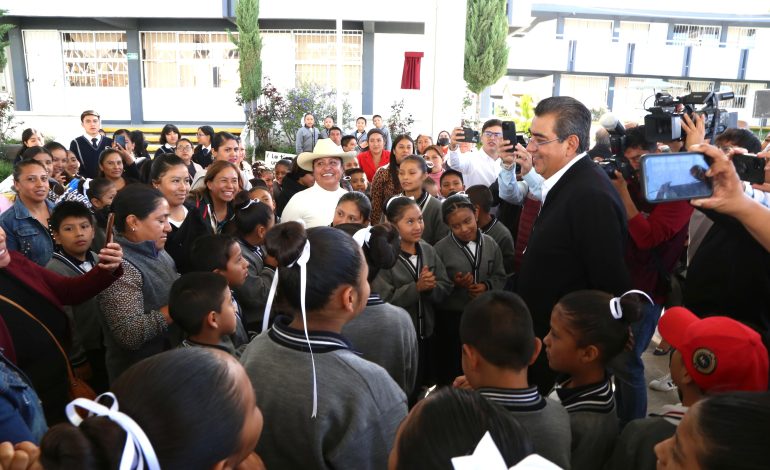 Sin distingo, gobierno de Puebla fortalece al sector educativo: Sergio Salomón