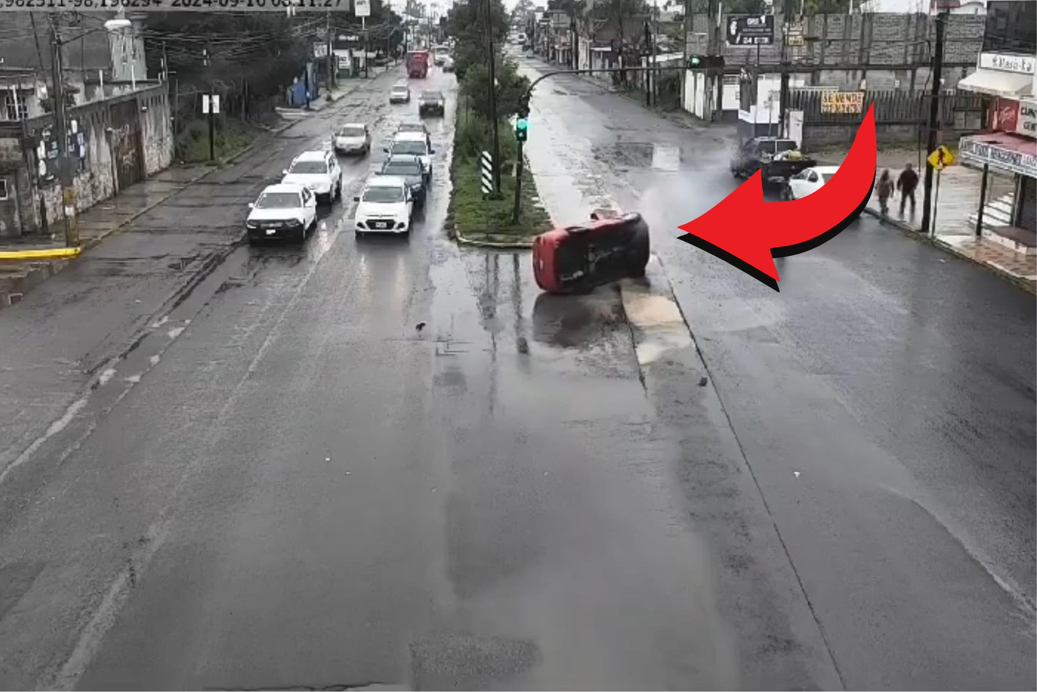 Agua de Puebla reparará el daño del auto volcado en la 24 sur