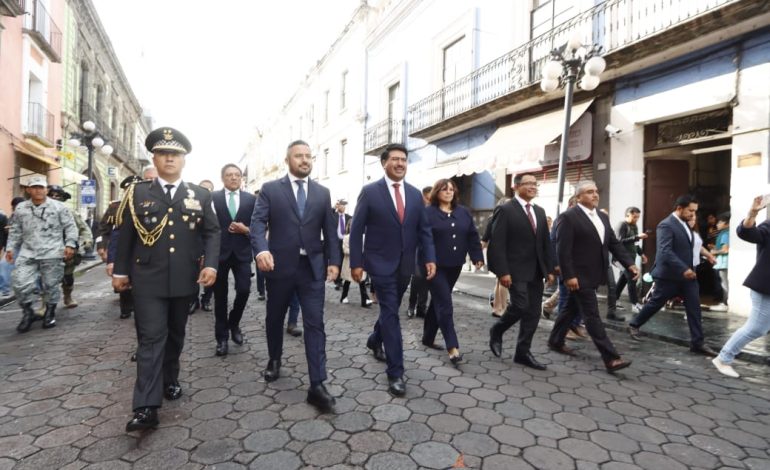 Con colocación del Bando Solemne, Fiestas Patrias inician en Puebla