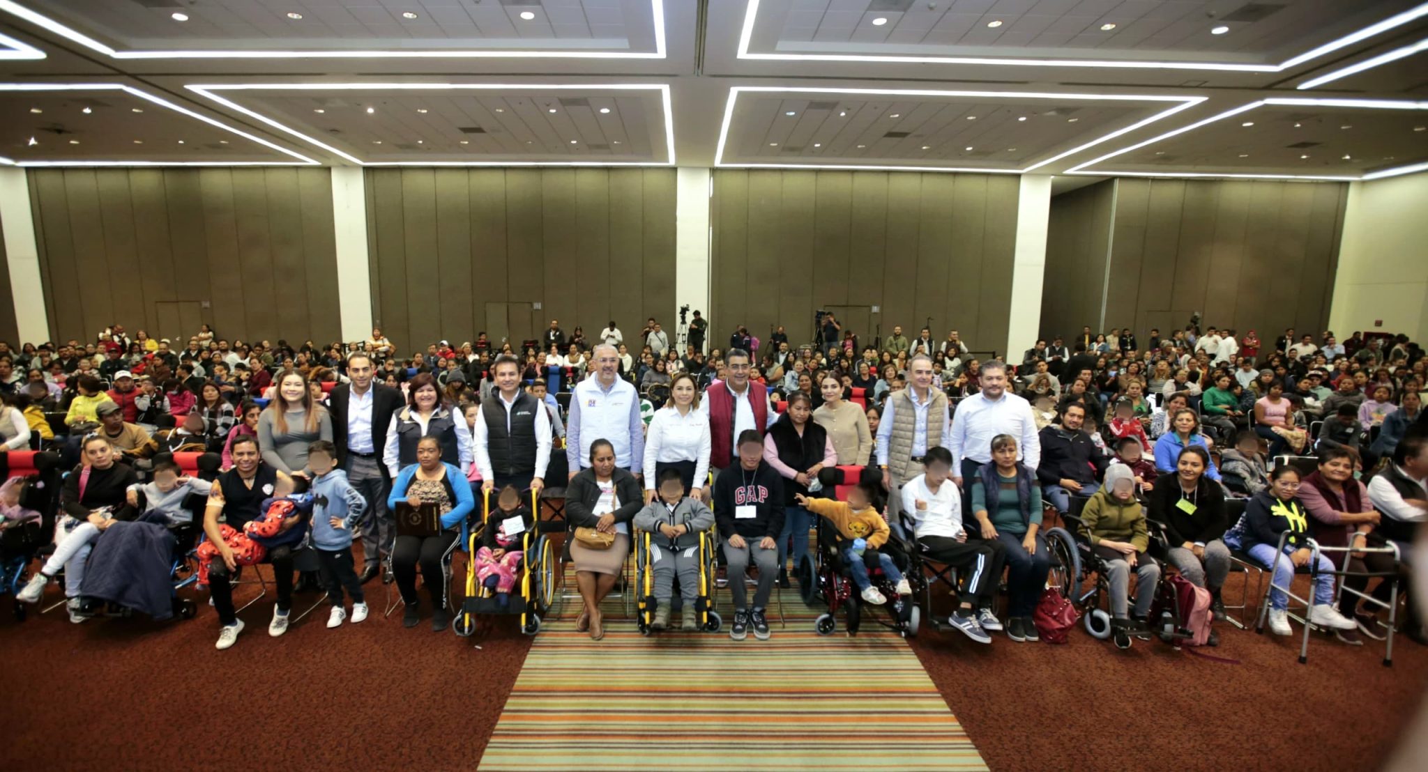 Entrega gobierno estatal aparatos ortopédicos y ayudas funcionales