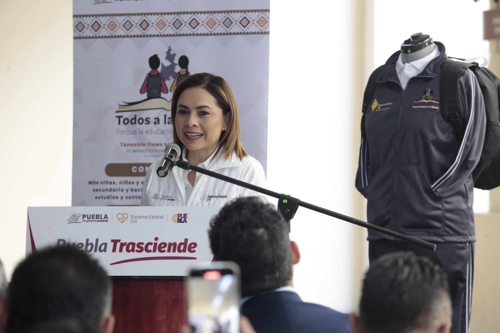 Beneficia SEDIF a niñez y juventud indígena con “Todos a la Escuela”